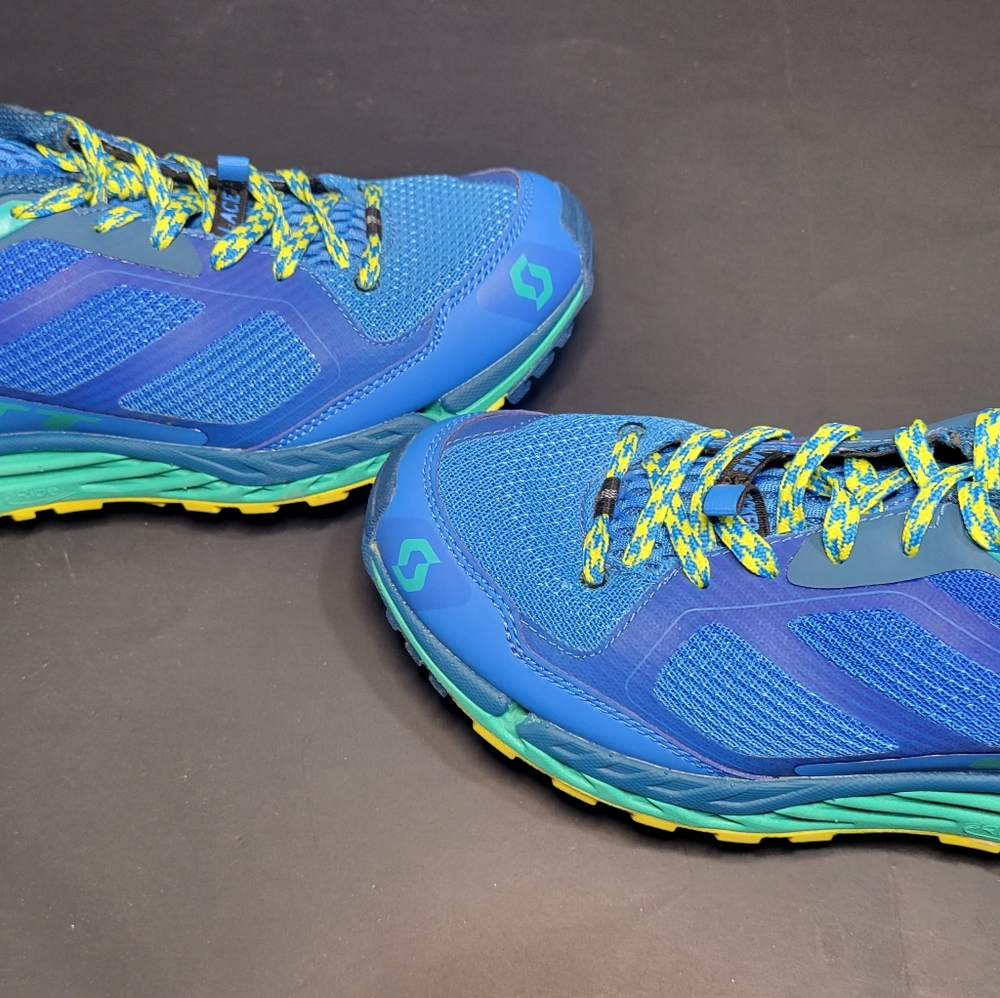 Womans Size 7.5 Trail/Walking/Running Shoes plus - Picture 14 of 15